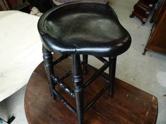 RARE AND SOUGHT AFTER 18th Century GEORGIAN OAK COCK FIGHTING STOOL.GREAT PIECE!