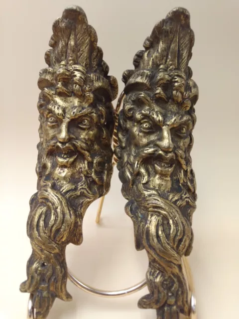 Ancienne paire de bronze d'ornement "satyres" finement ciselés