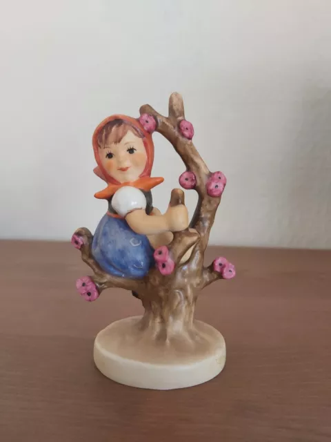 Goebel Hummel Porcelain Child Figurine Apple Tree Girl 🍎 model number 141 3/0