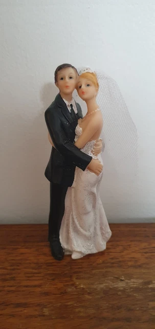 Topper torta nuziale sposa e sposo amore intrecciato
