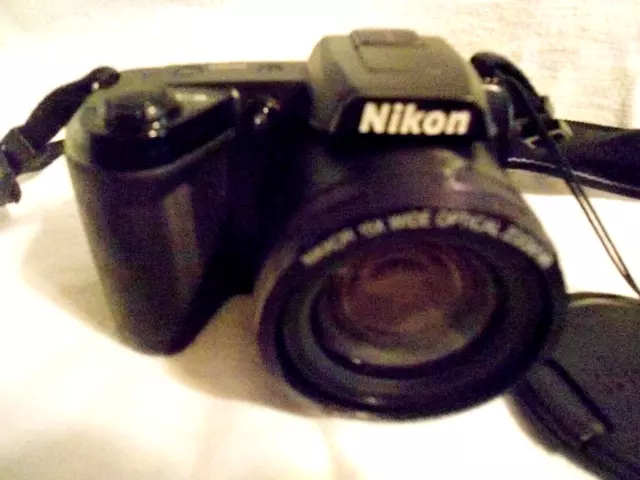 NIkon Coolpix L105 Digital Camera with 15 × Zoom + Neck Strap - Tested Works