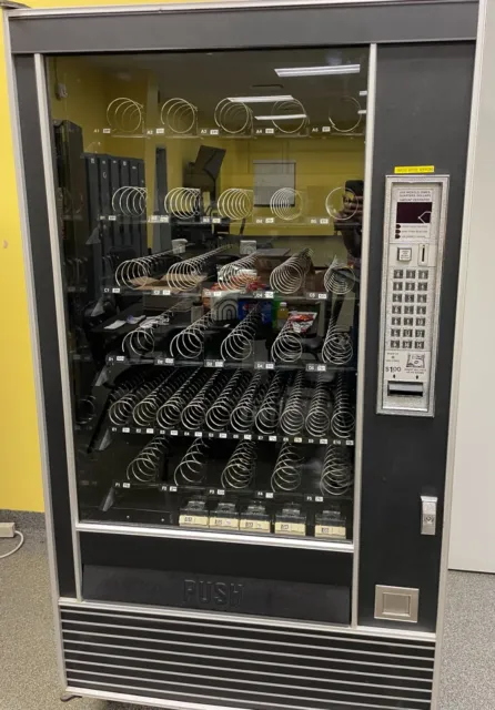 Automatic Products SnackShop 7600 Snack Vending Machine