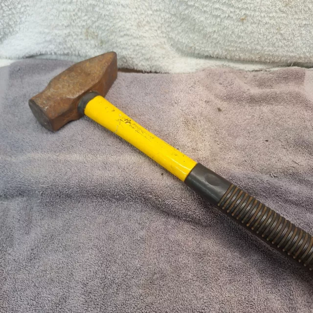 PERFORMANCE TOOL 3lb Sledge Hammer 14.5" Used