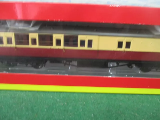 Hornby Maunsell Abteilbremse 3. Purpur/Creme Coach 'S3730S'. Cat.r4349A