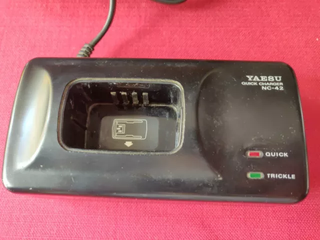 YAESU NC-42 Caricabatterie Rapido Quick charger (per fnb 25-26-27-28)(ft 26 530)