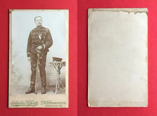 Militär CdV Foto KATTOWITZ um 1900 Soldat Husar Typen Uniform Säbel   ( 43218
