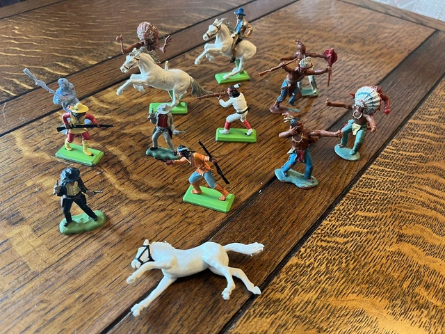 LOT SOLDATS Anciens Britains Canoë Indiens Farwest Figurines 1/32 EUR