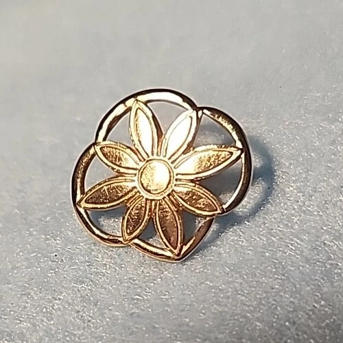 GIRL SCOUT DAISY Membership Vintage Lapel Pin Gold Trefoil Flower