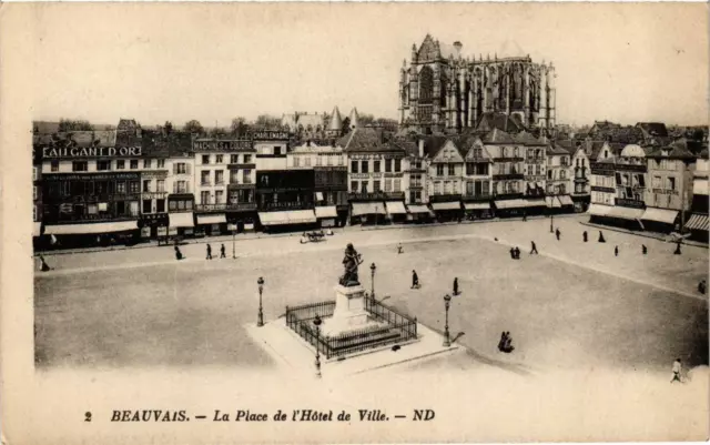 CPA Beauvais- Place de l'Hotel de Ville FRANCE (1008458)