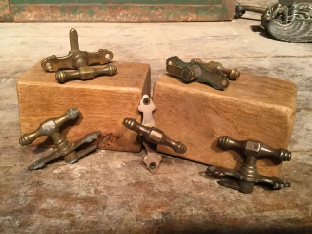X 1 Quality Brass Antique Handle. Heavy. Cupboard, Cabinet .Vintage Latch, Lock