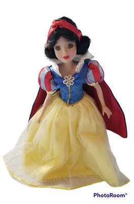 Disney Snow White Porcelain Doll 14" Brass Key Keepsake Princess Fast Shipping