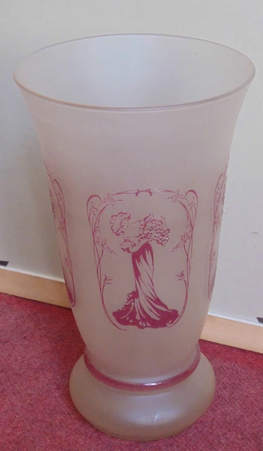 rare ANCIEN vase pate de verre décor en relief  femme art nouveaux art déco Daum