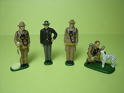 4  Figurines  1/43   Set 169   Pompiers  Us   Vroom  1/43   A  Peindre
