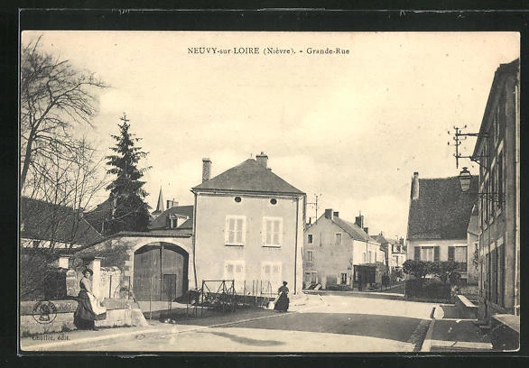 CPA Neuvy-sur-Loire, Grande-Rue
