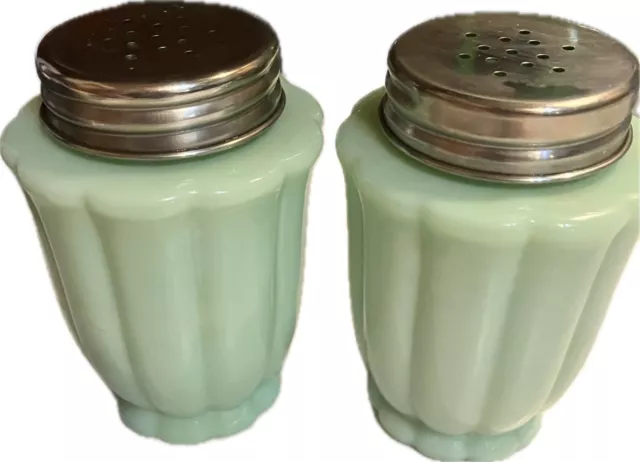 Pioneer Woman Timeless Beauty Jade Jadeite Milk Glass Green Salt Pepper Shakers