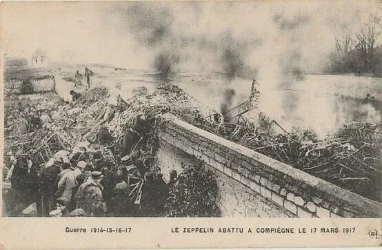 Carte postale ancienne - CPA -60- Oise - Zeppelin abattu à Compiègne