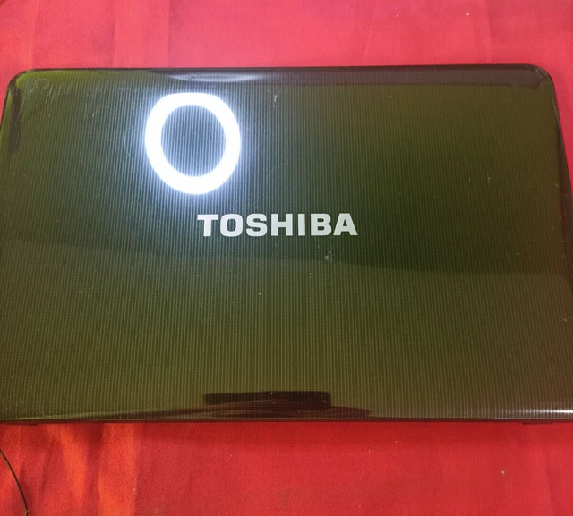 v000211660 Cover de pantalla TOSHIBA SATELLITE (USADO