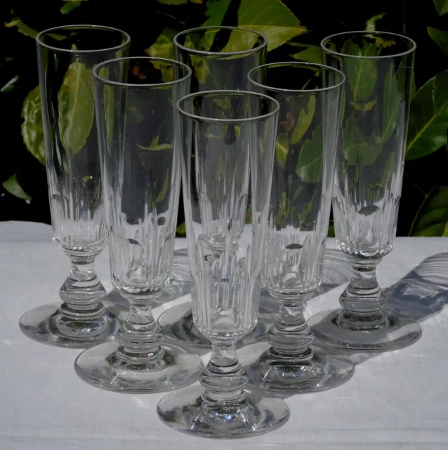 Service de 6 flûtes à champagne en cristal taillé. Début Xxe s.