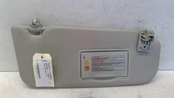 Pare-Soleil Droit Pour Nissan Qashqai I Phase 1 - Réf. 96400BR10A, Occasion Bon État, Couleur Gris Clair