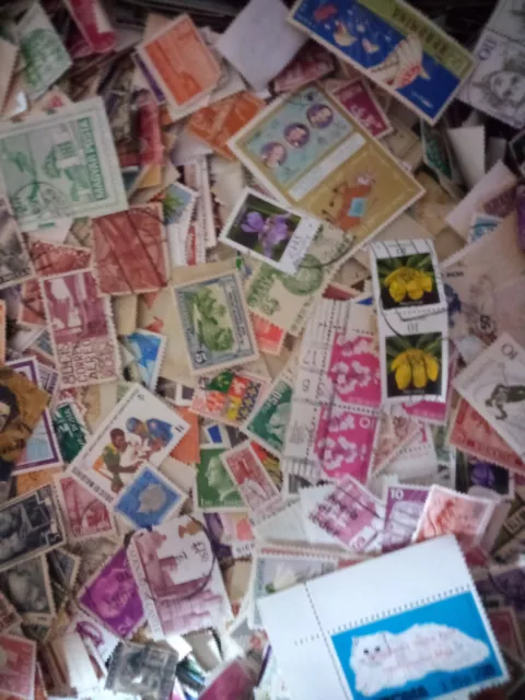 500 Different Off Paper Lot of Worldwide Stamps From A Huge Inventory Free Ship