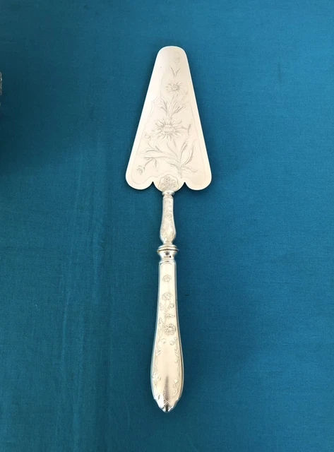 Pelle à tarte ART NOUVEAU métal argenté SFAM modèle CHRYSANTHEMES couvert Gâteau