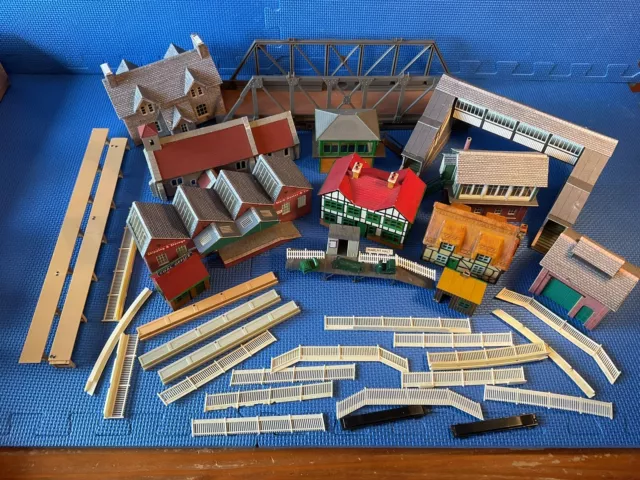 Job Lot of Model Railway Buildings, Station Fencing, Bridges Etc Suit Hornby