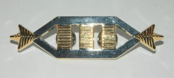 Star Trek Classic Movie Uniform Captains Shoulder Cloisonne Pin NEW UNUSED