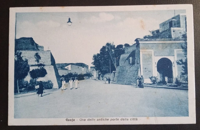 1943 Gaeta (Latina) - una delle antiche porte della città