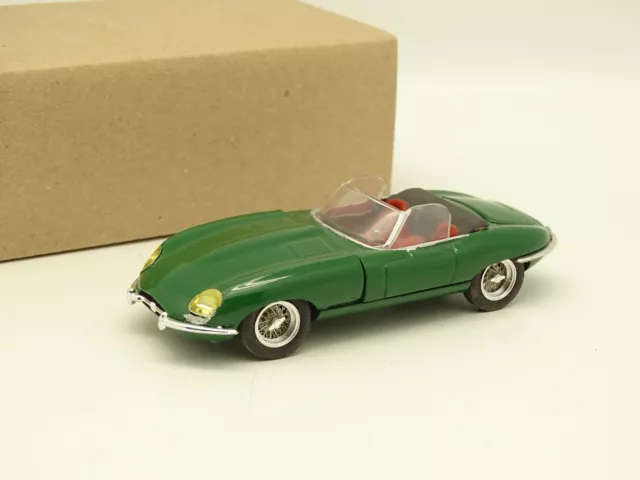 MRF ? Base Eligor Kit Monté 1/43 - Jaguar Type E Cabriolet Verte