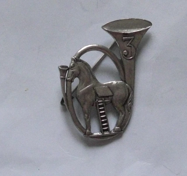INSIGNE MILITAIRE 30 ème BATAILLON DE CHASSEURS A PIED Fabrication Ancienne Non Marquee Avec Sa Fourragere Legion D Honneur
