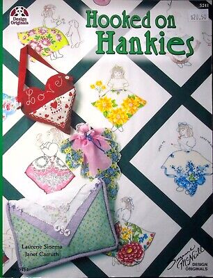 Enganchado A Hankies - Punto De Cruz, Diseño Original Laurene Sinema Janet Carruth