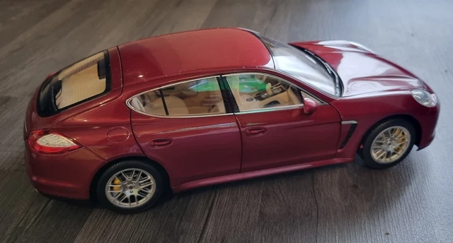 maqueta Norev Porsche Panamera 4S cala 1:18 de segunda mano por 80 EUR en Zaragoza en WALLAPOP