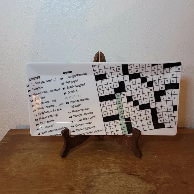 FISHS EDDY NEW York Times Crossword Puzzle 12" Hors D’oeuvres Serving