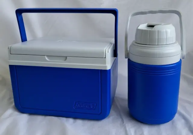 Colemen Blue/White Cooler 5205 with 28 reusable ice cubes & Water Jug 5542