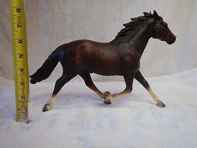 Breyer traditional model horses, Pacer #46, liver chestnut 