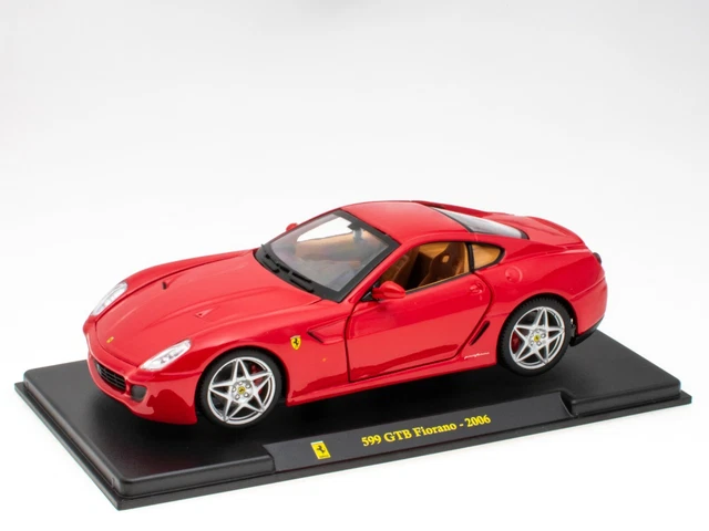 Voiture Miniature Ferrari F12 Berlinetta 1/24 - Ixo Pour Collection - Modèle Métal Avec Socle