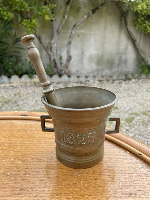 Ancien petit mortier et pilon en laiton - Objets divers (4886731