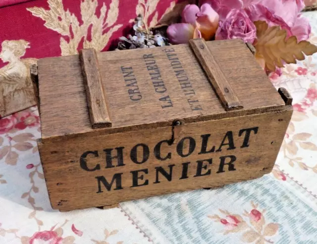 ANCIENNE BOITE/ CAISSE MINIATURE en BOIS "CHOCOLAT MENIER"