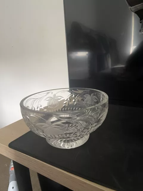 vintage crystal clear glass footed glass bowl Only Used For Decorative Purposes