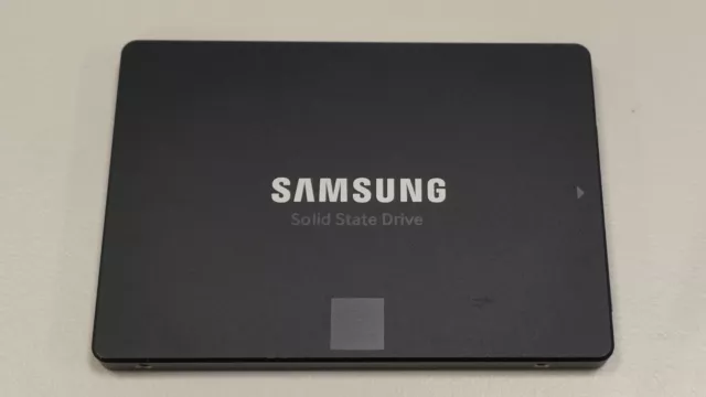 Samsung 850 Evo 250GB SATA III 6Gbps 2.5'' Solid State Drive SSD MZ7LN250HMJP