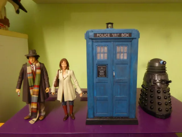 Custom Dr Who Set Of Three Classic Era Doctor's  5" Figures And Tardis Set