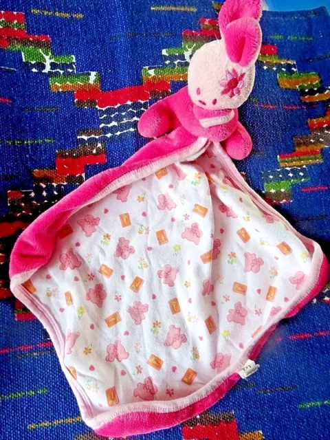 Cp / Doudou Mouchoir Lapin Grelot Rose Blanc Carotte Fleur Etat Neuf