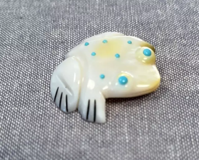 Fetish Zuni Frog Mother of Pearl 1990's Hand Carved Turquoise A&L Quam Signed