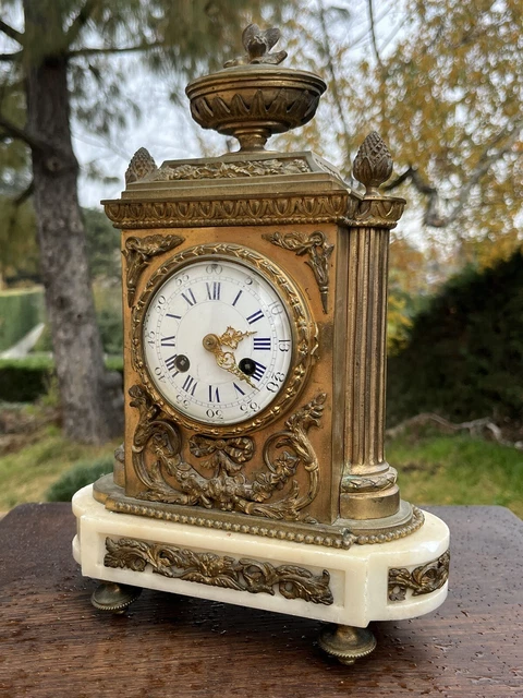 Horloge murale de Cartel en bronze doré, ancienne, française et rococo - En vente sur France