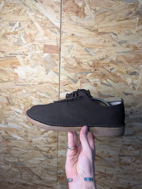 Clarks gum sole deals