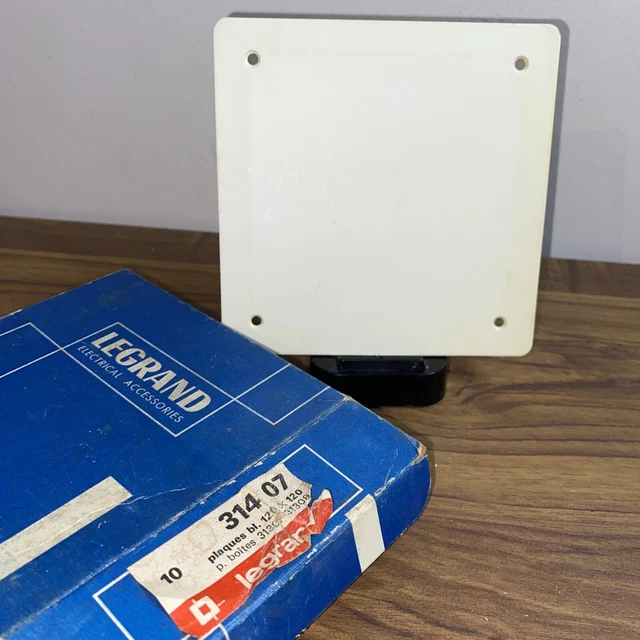 Lot De 2 Plaques ARNOULD Obturateur Dérivation 1 Poste – Neuf – Ivoire – Installation électrique