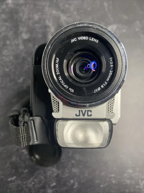 JVC GR-DVL520U 700x Digital Zoom 1024 x 768 Video Camcorder w/ Battery UNTESTED