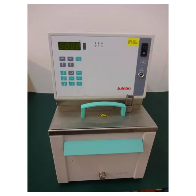 Refrigerated and heating circulators