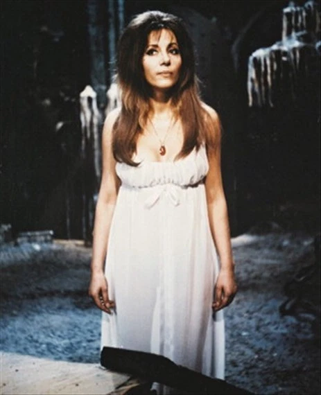 INGRID PITT AS Marcilla/Carmilla/Mircalla Ka 8X10 Photo EUR 7,08 ...