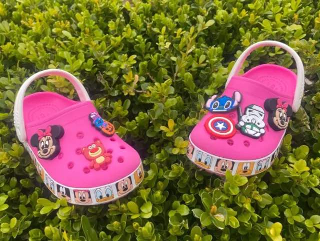 Crocs Disney Minnie Mouse Shoes Clogs Pink + Jibbitz Charms C9 CLEAN & CUTE!